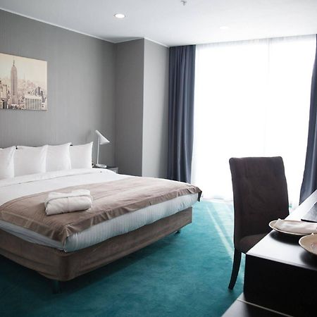Maqan Hotel Алмати Екстер'єр фото